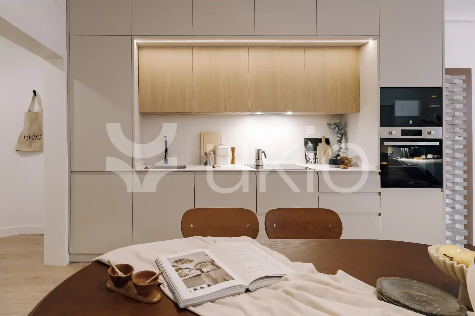 Cocina de Apartamento de alquiler en Madrid con Aire acondicionado, Calefacción y Amueblado