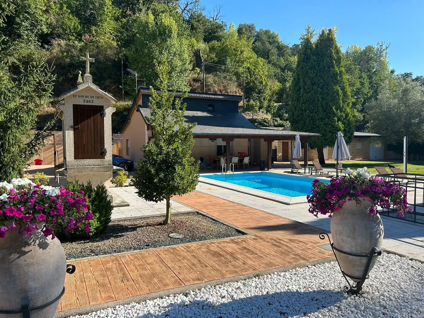 Piscina de Casa o xalet en venda en Ponferrada amb Jardí privat i Moblat