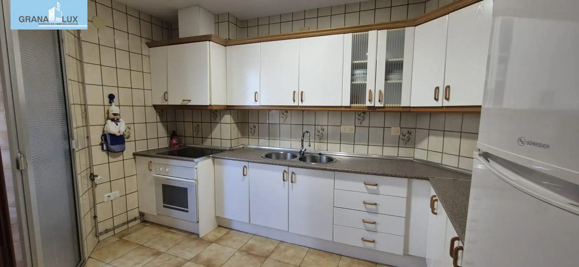 Kitchen of Flat for rent in Granada  with Heating, Furnished and Balcony