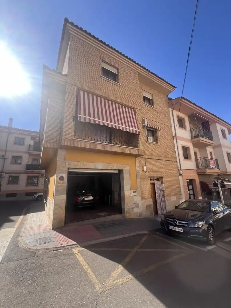 Vista exterior de Casa o xalet en venda en Coria amb Aire condicionat i Terrassa