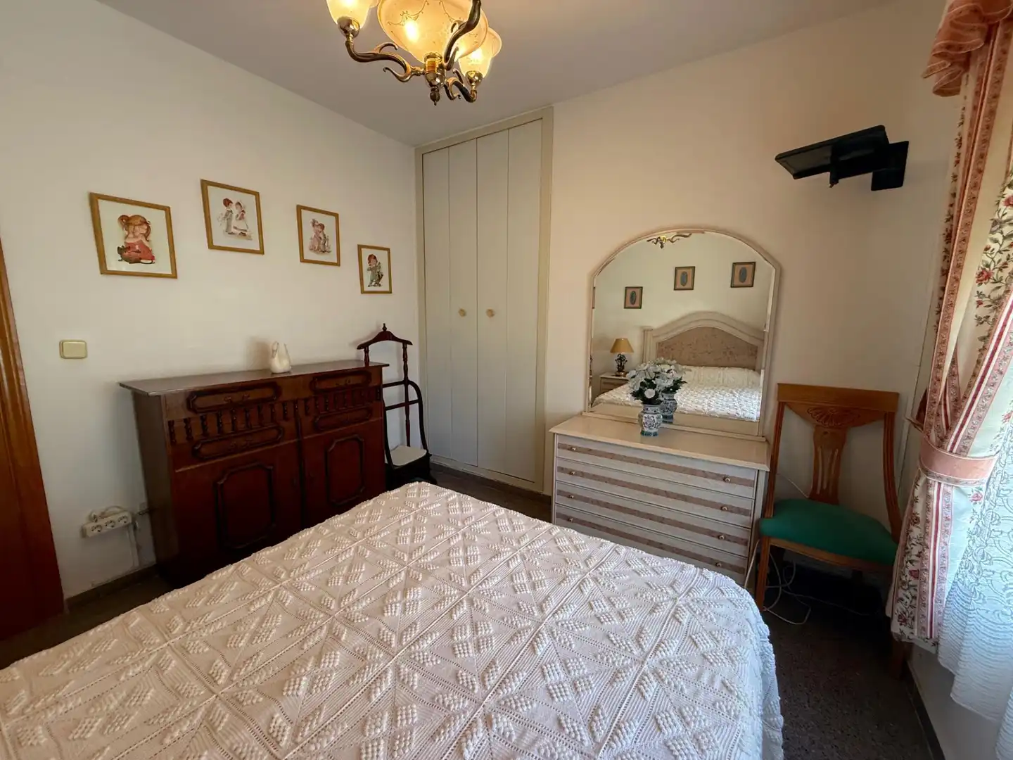 Habitación de Apartamento en venta en Benidorm con Aire acondicionado, Jardín privado y Amueblado
