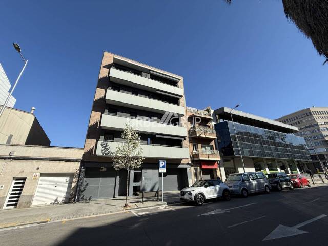 Dúplex en Alquiler en Avenida Abad Marcet en Zona Esportiva