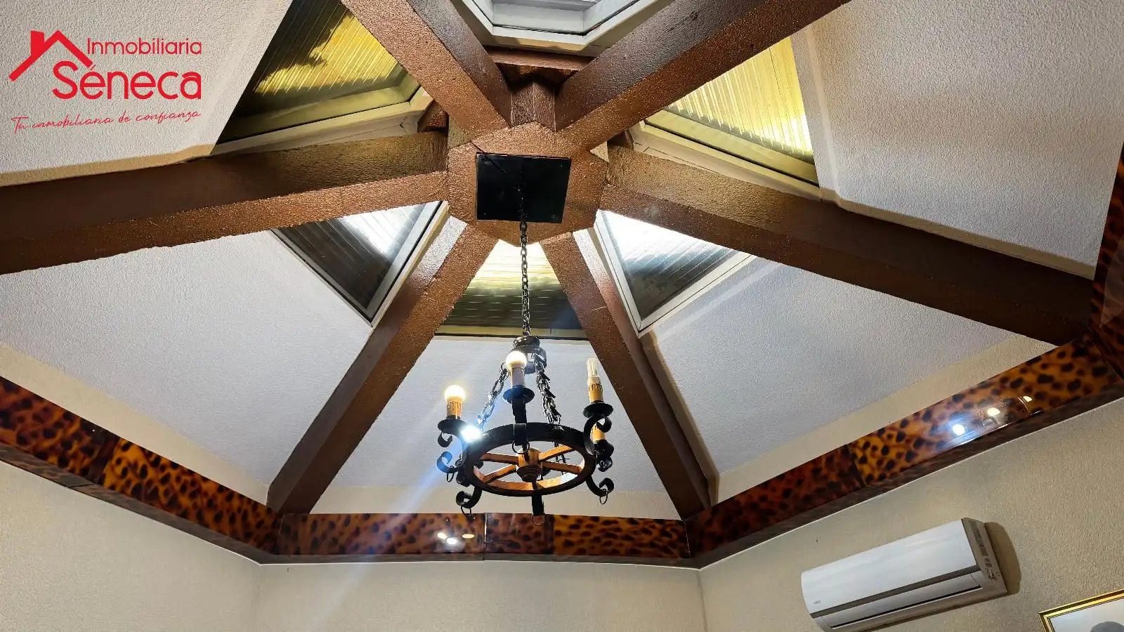 Houses for sale in Córdoba  with Air Conditioner, Heating and Storage room
