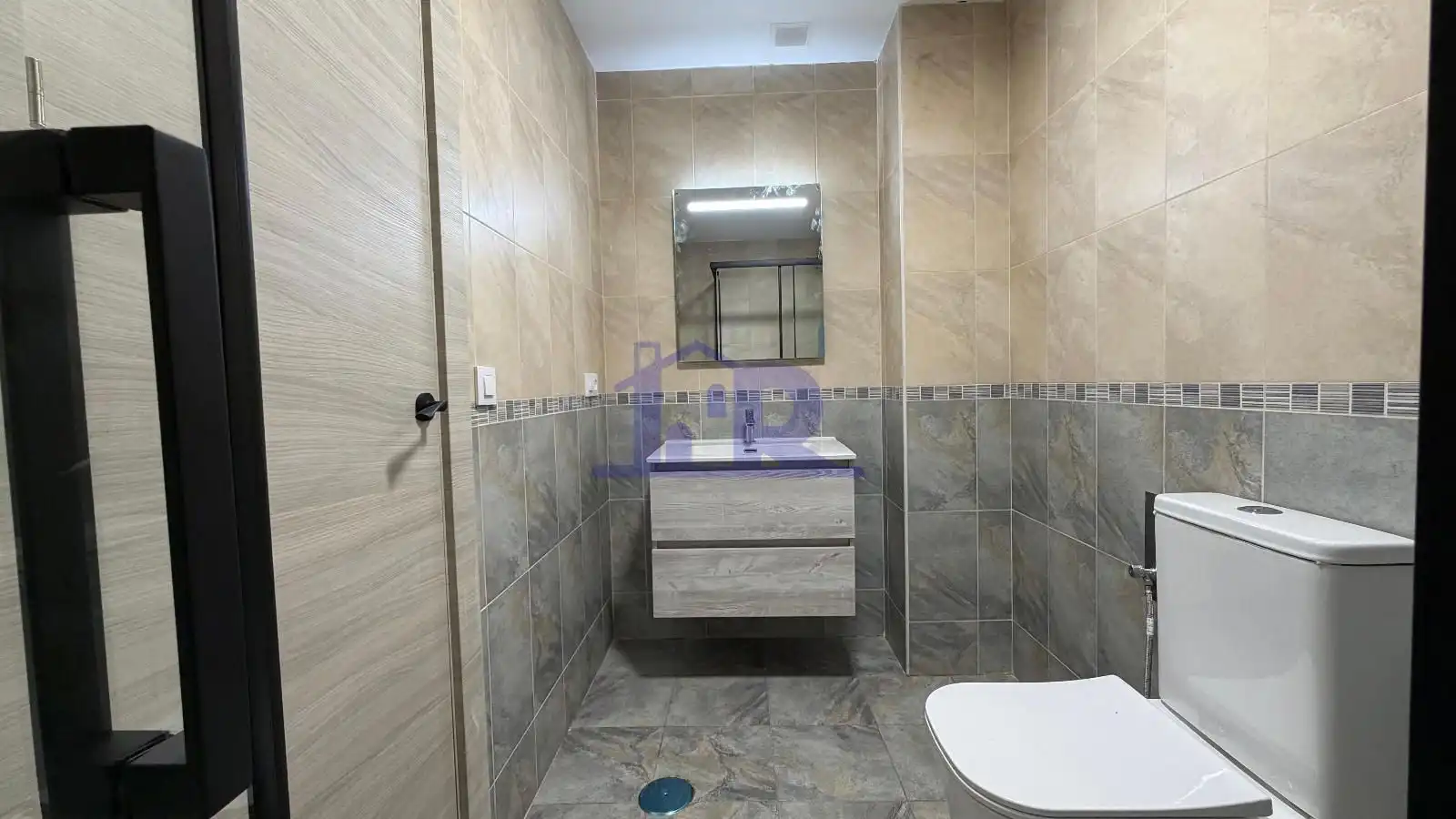 Baño de Piso en venta en Arcas del Villar con Calefacción y Trastero