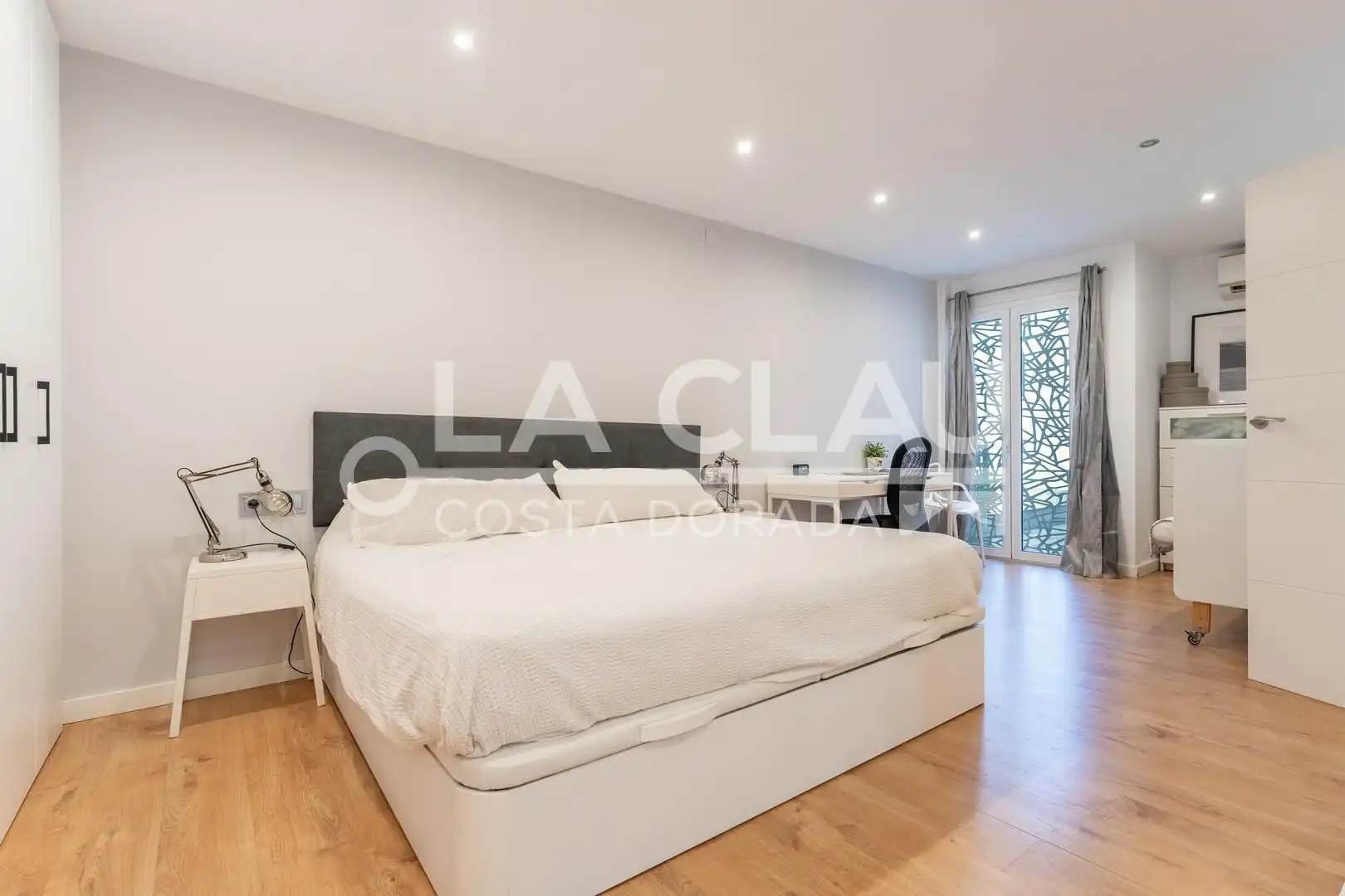 Bedroom of Flat for sale in Tarragona  with Heating, Oven and Microwave