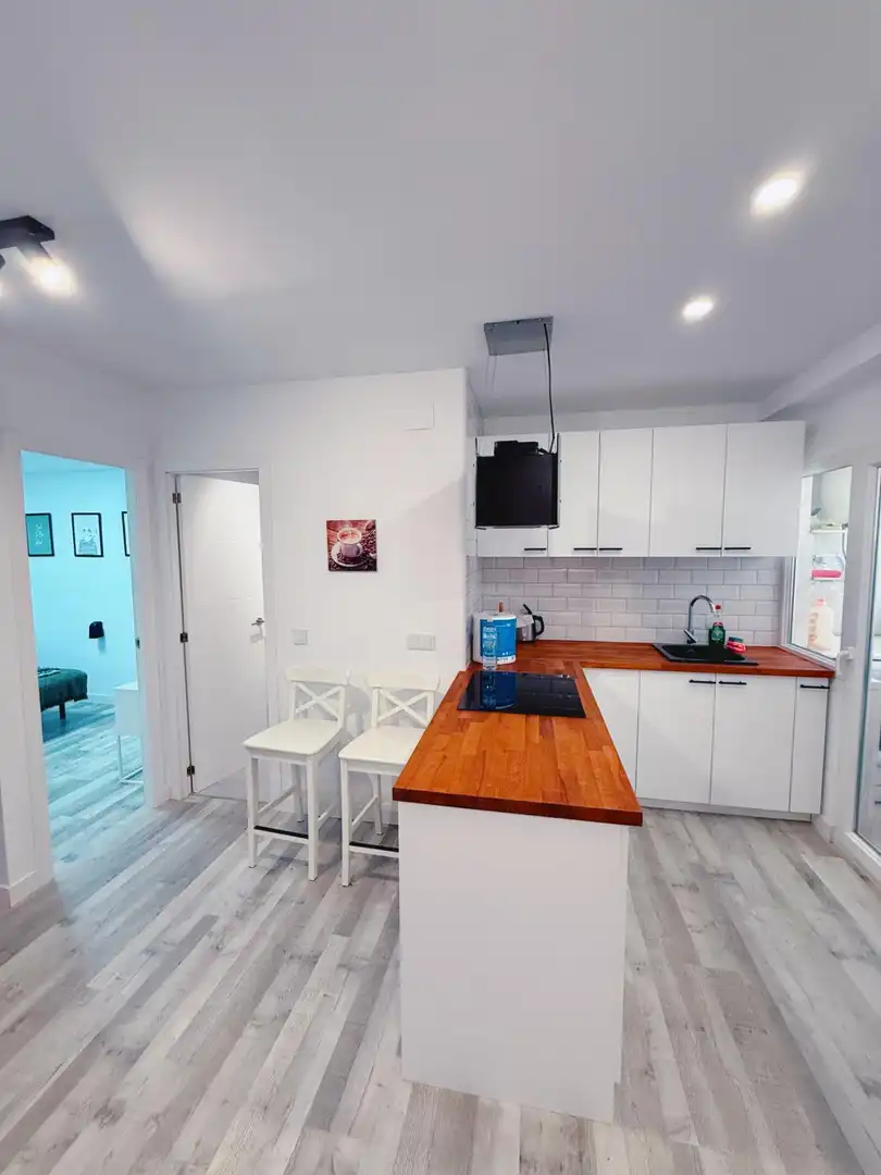 Cuina de Apartament en venda en Torrevieja amb Aire condicionat, Terrassa i Moblat