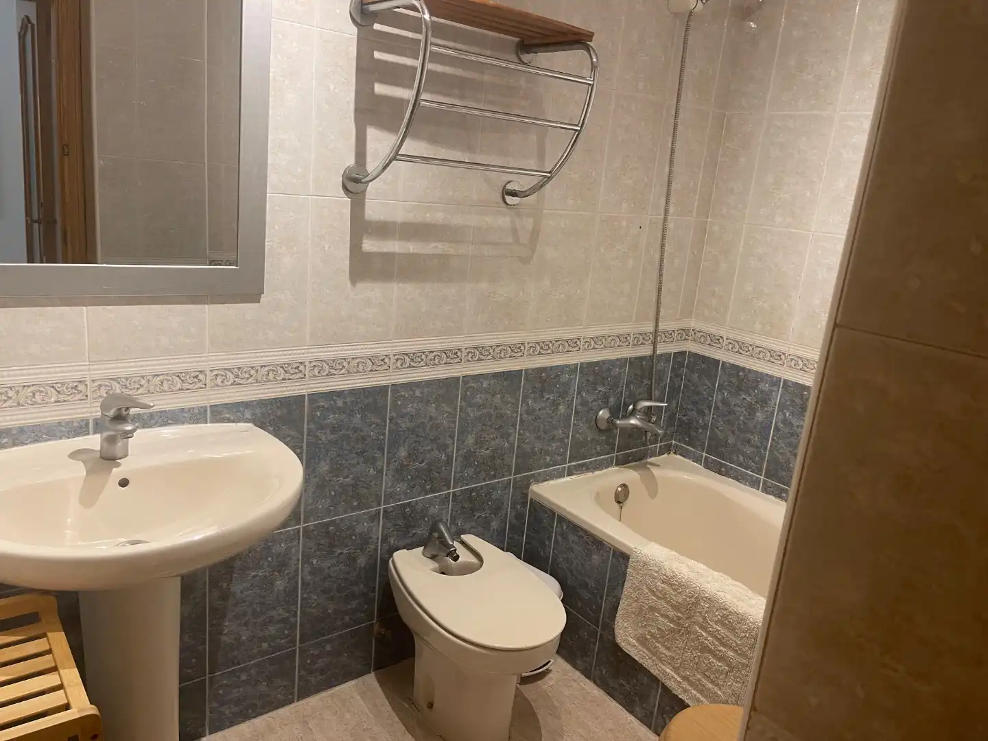 Badezimmer von Wohnungen zur Miete in Roquetas de Mar mit Klimaanlage