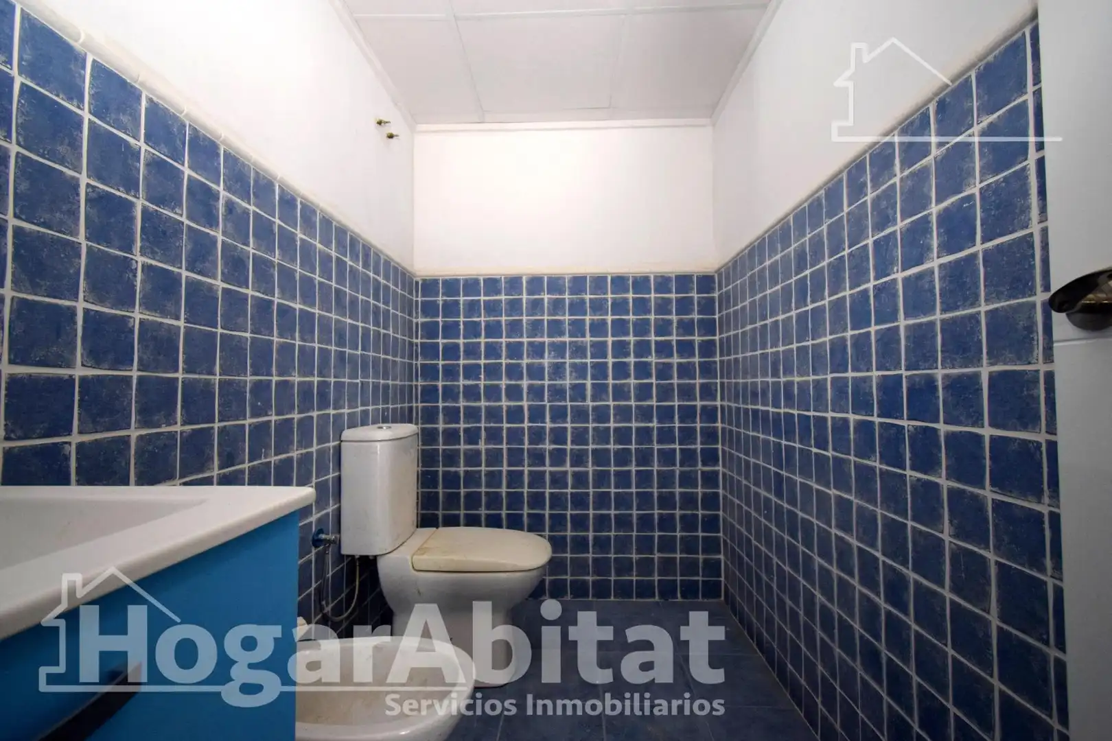 Bany de Casa o xalet en venda en Chiva amb Aire condicionat, Calefacció i Jardí privat
