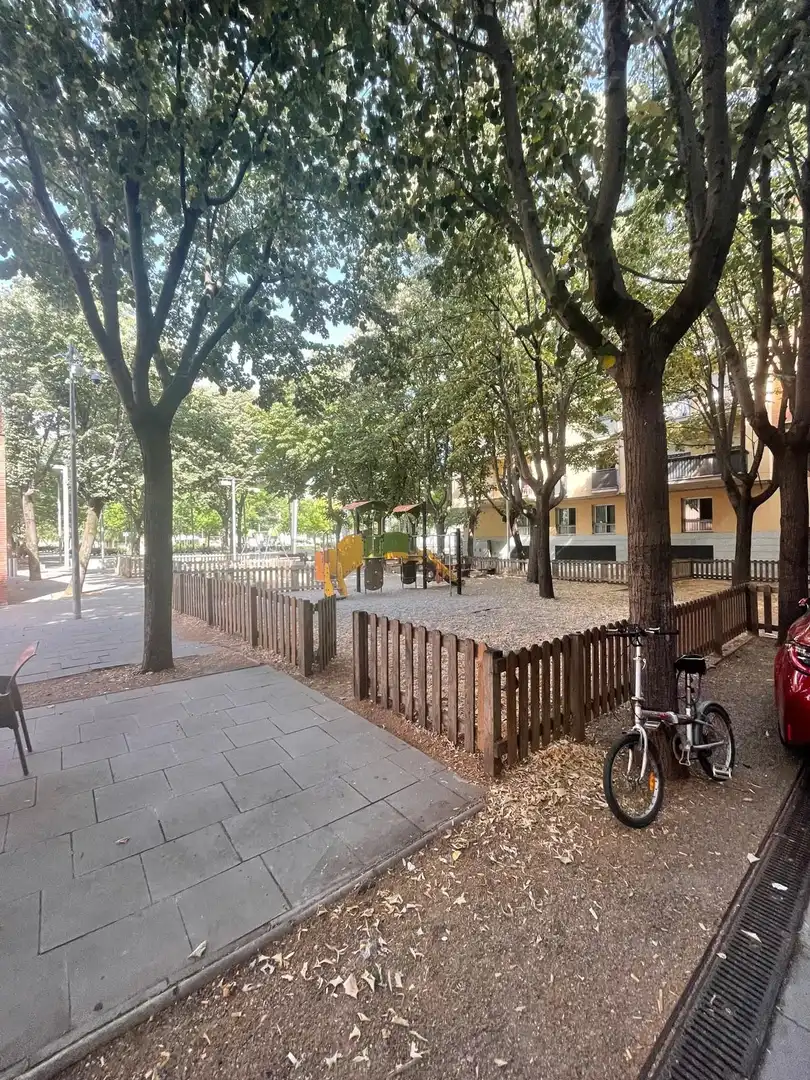 Außenansicht von Geschaftsraum zur Miete in Girona