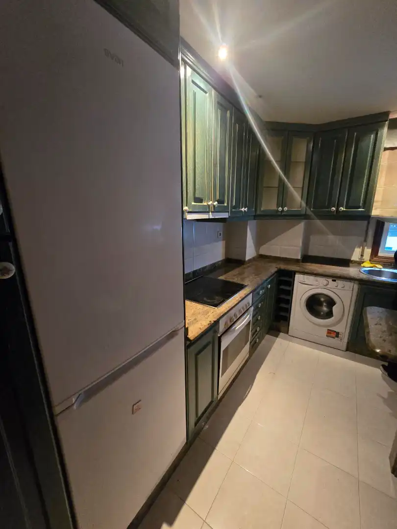 Cuina de Pis en venda en Ourense Capital  amb Calefacció, Parquet i Moblat