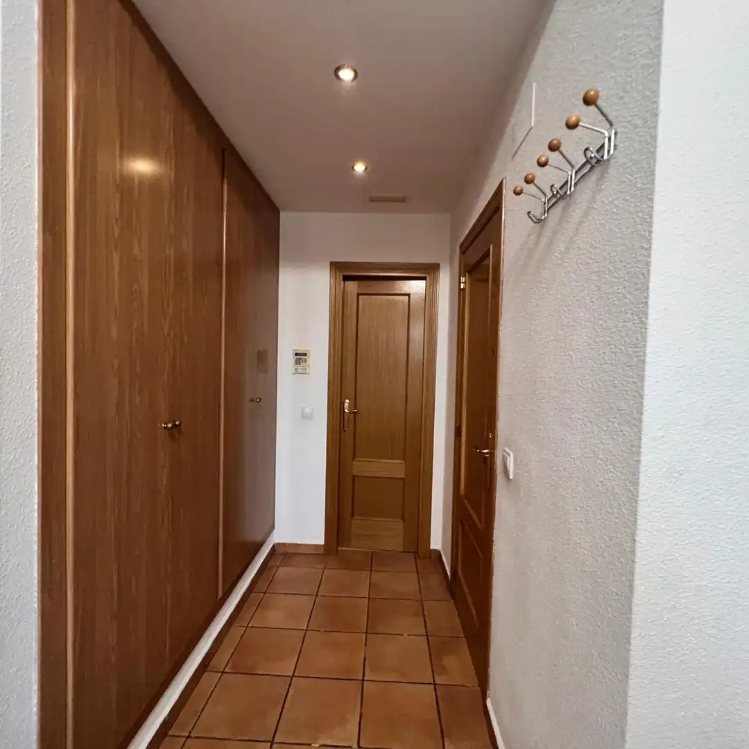 Einfamilien-Reihenhaus zum Verkauf in Chiva mit Heizung, Abstellraum und Balkon