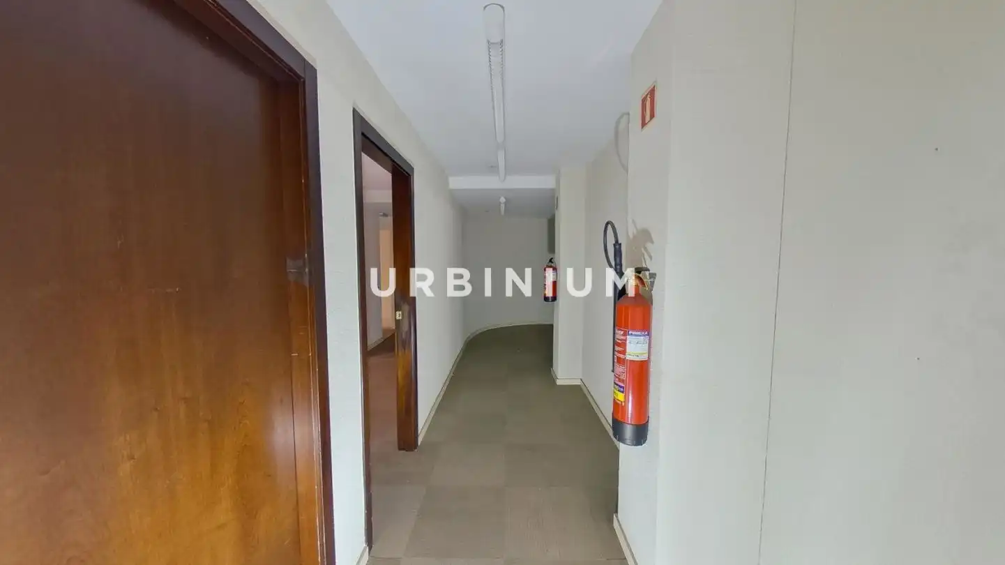 Oficina amb ascensor de lloguer a Eixample Nord, imagen 5