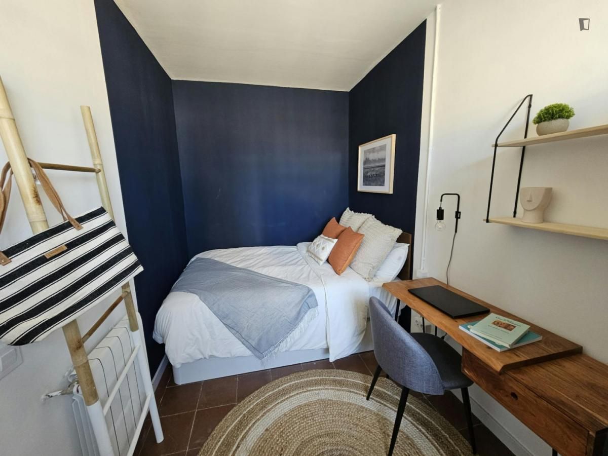 Dormitori de Apartament per a compartir en  Barcelona Capital amb Calefacció, Moblat i Rentadora