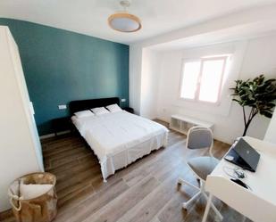 Bedroom of Flat to share in  Valencia Capital  with Air Conditioner and Terrace