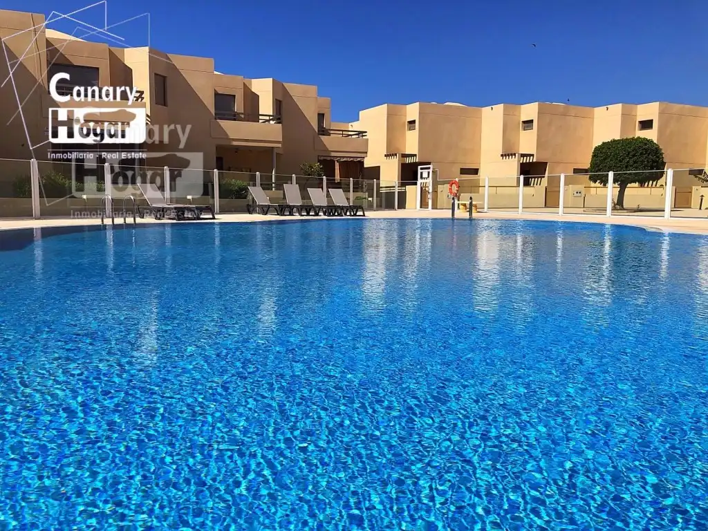 Swimming pool of Houses for sale in Granadilla de Abona  with Air Conditioner, Heating and Private garden