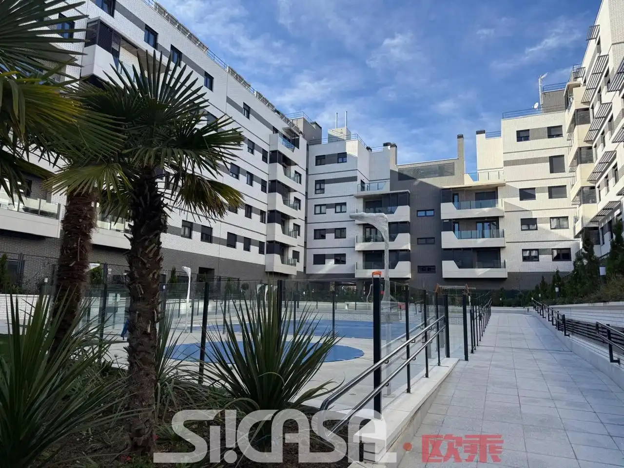 Vista exterior de Pis en venda en Madrid amb Calefacció, Terrassa i Traster