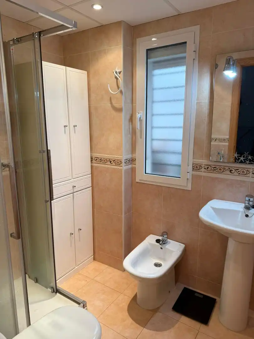 Bany de Planta baixa en venda en Málaga amb Aire condicionat, Calefacció i Jardí privat