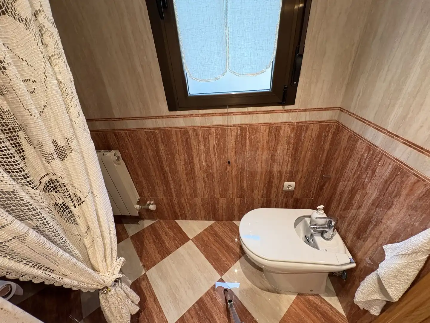 Baño de Casa o chalet en venta en Santibáñez de la Sierra con Aire acondicionado, Calefacción y Terraza