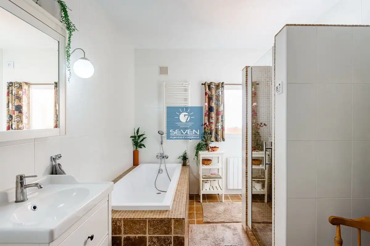 Bathroom of Houses for rent in Almuñécar  with Air Conditioner, Heating and Private garden