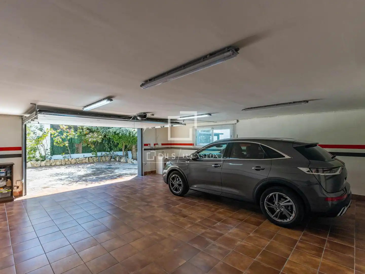Aparcament de Casa o xalet de lloguer en Alella amb Aire condicionat, Calefacció i Jardí privat