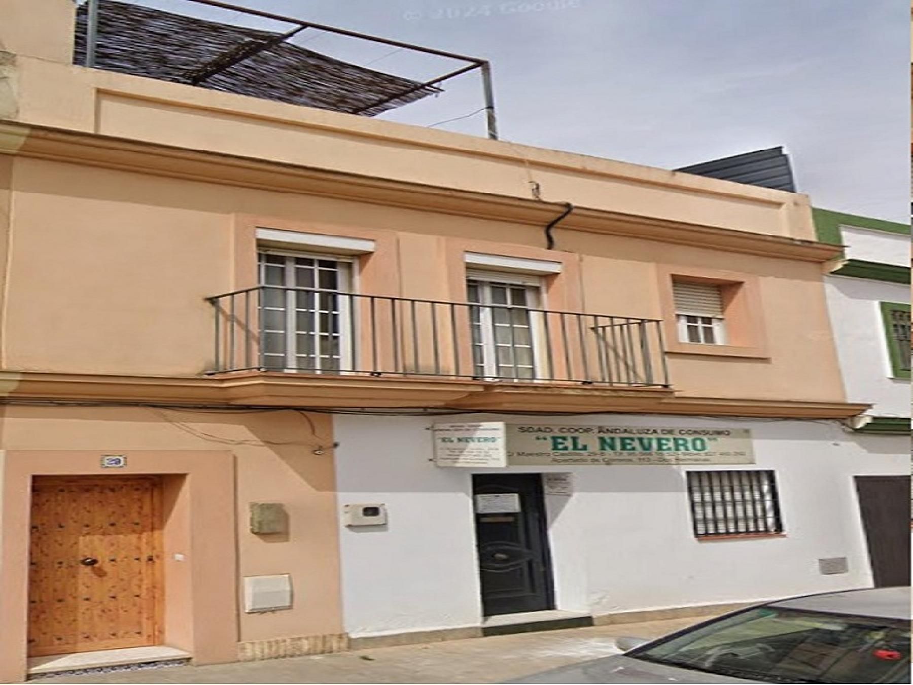 Vista exterior de Pis en venda en Dos Hermanas