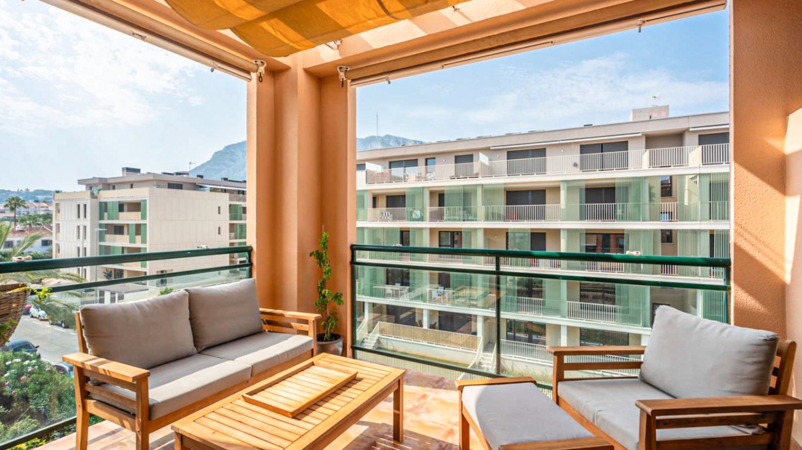 Terrassa de Apartament en venda en Dénia amb Aire condicionat, Calefacció i Jardí privat