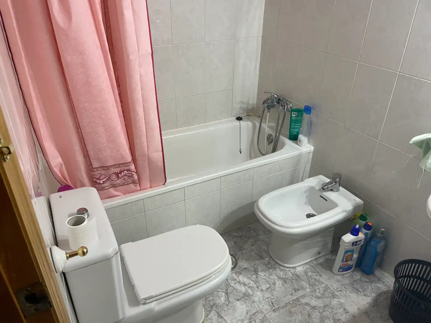 Baño de Piso de alquiler en Murcia con Amueblado, Horno y Lavadora