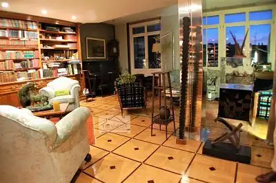 Wohnzimmer von Wohnung zum Verkauf in Oviedo  mit Heizung, Privatgarten und Parkett