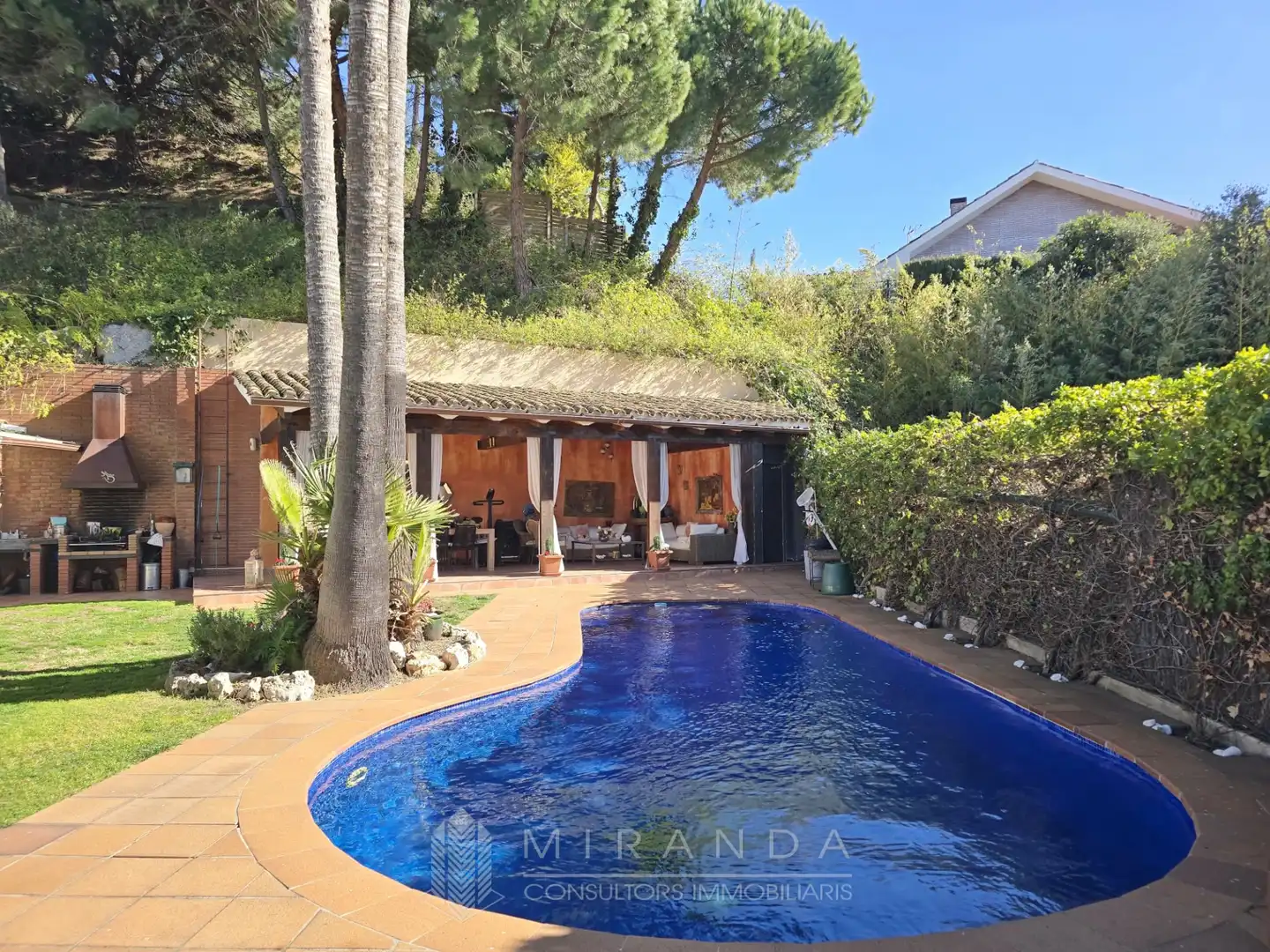 Villa con terrazza in vendita a Avinguda de les Bilbenyes, imagen 3