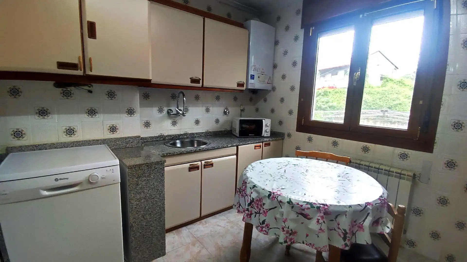 Küche von Wohnung zum Verkauf in Mieres (Asturias) mit Heizung