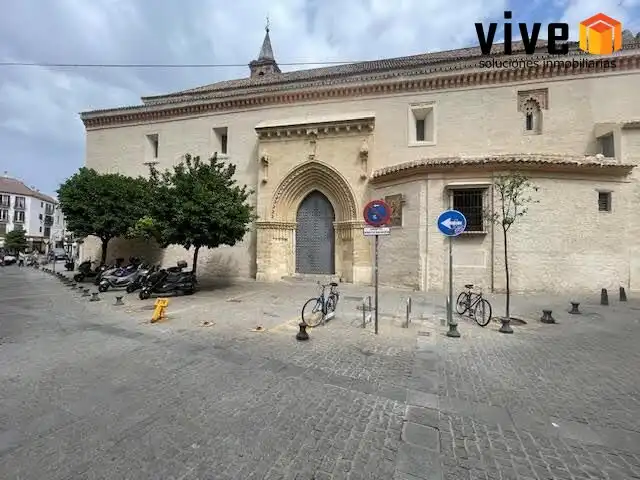 Außenansicht von Gebäude zum Verkauf in Sevilla