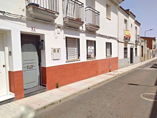 Vista exterior de Casa adosada en venda en Mérida