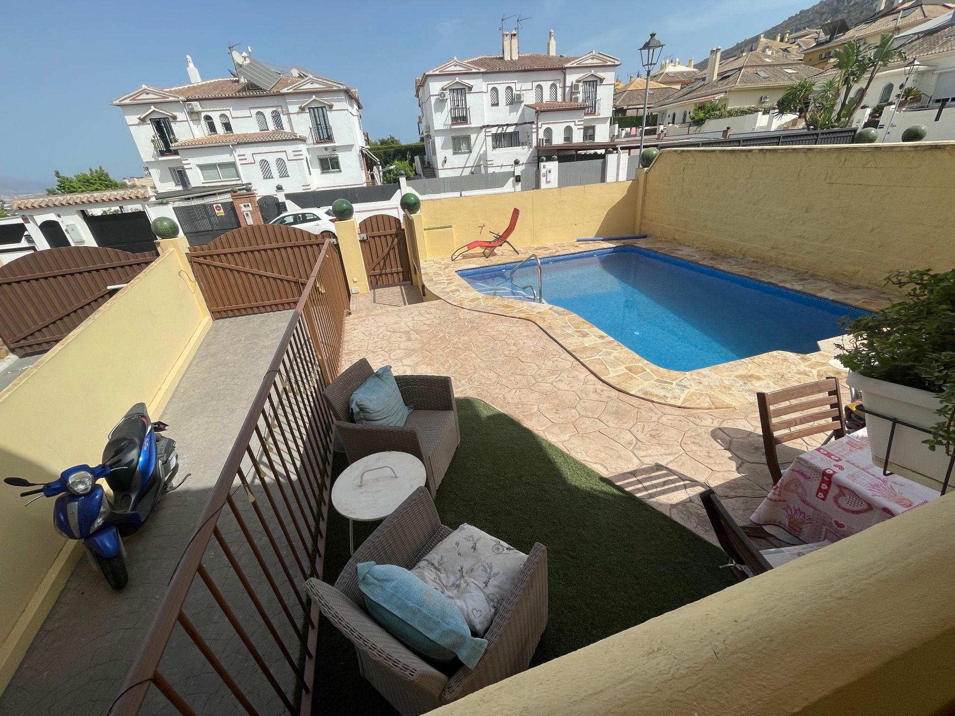 Piscina de Casa adosada en venta en Alhaurín de la Torre con Aire acondicionado, Jardín privado y Terraza
