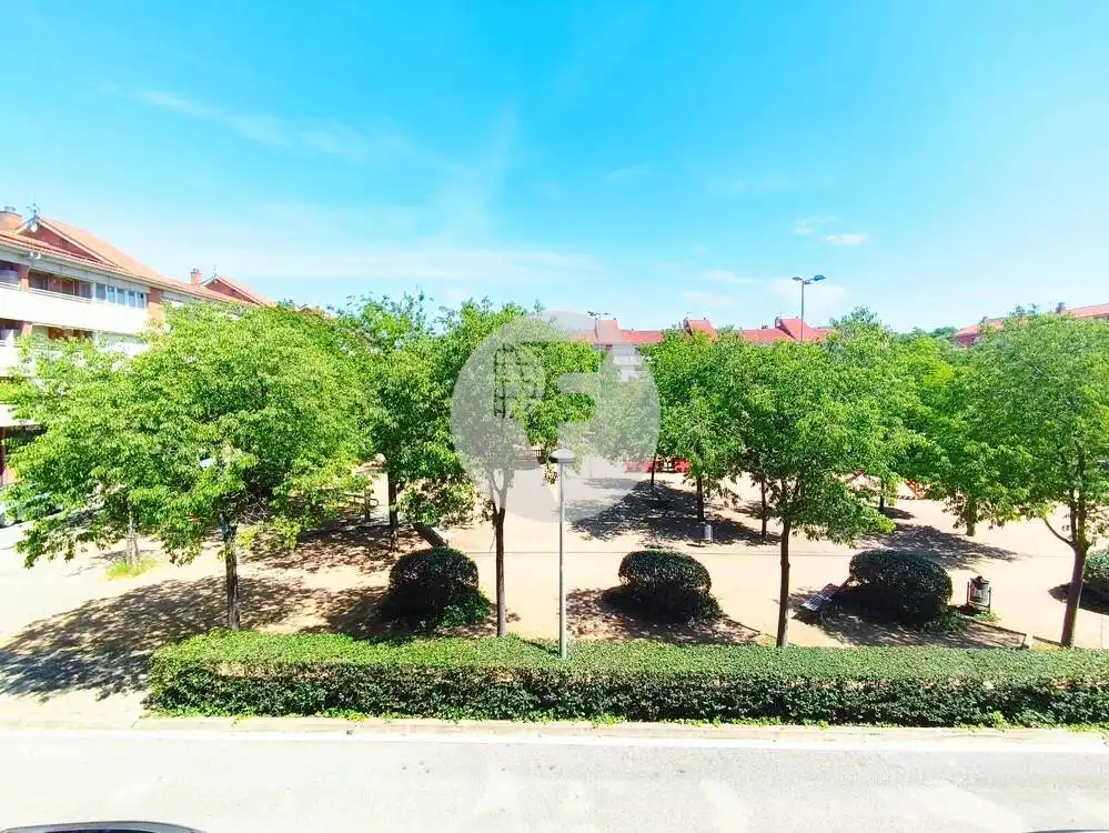 Vista exterior de Piso en venta en Manresa con Calefacción y Balcón