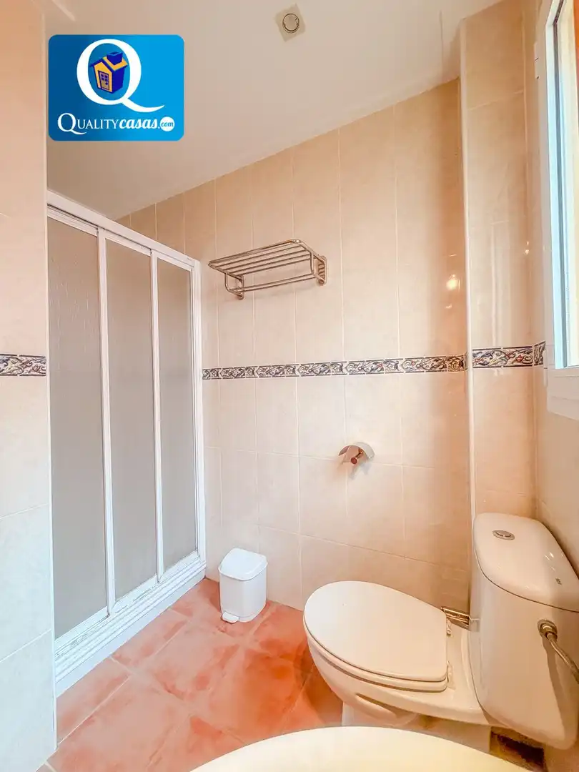 Badezimmer von Haus oder Chalet zum Verkauf in Mutxamel mit Klimaanlage, Terrasse und Gemeinschaftspool