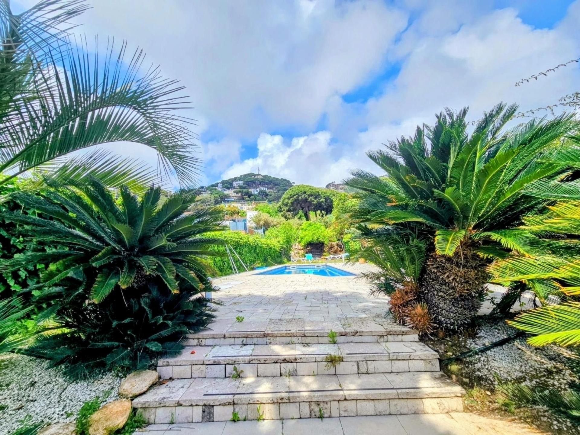 Vista exterior de Casa o xalet en venda en Lloret de Mar amb Aire condicionat, Calefacció i Terrassa