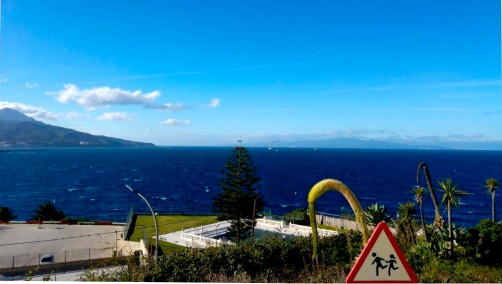Vista exterior de Pis de lloguer en  Ceuta Capital amb Jardí privat, Moblat i Rentadora