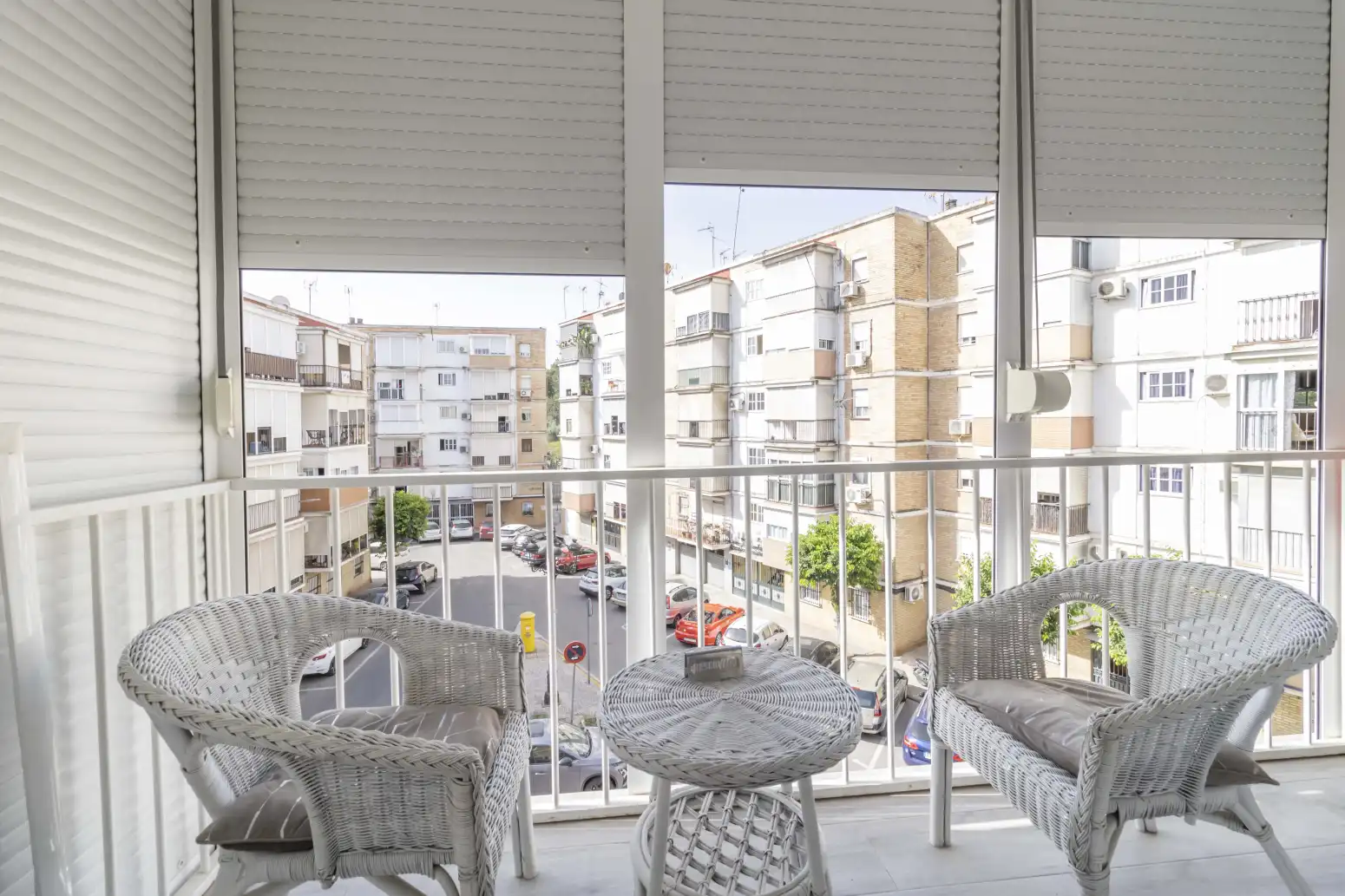 Terrassa de Pis de lloguer en San Juan de Aznalfarache amb Aire condicionat i Moblat