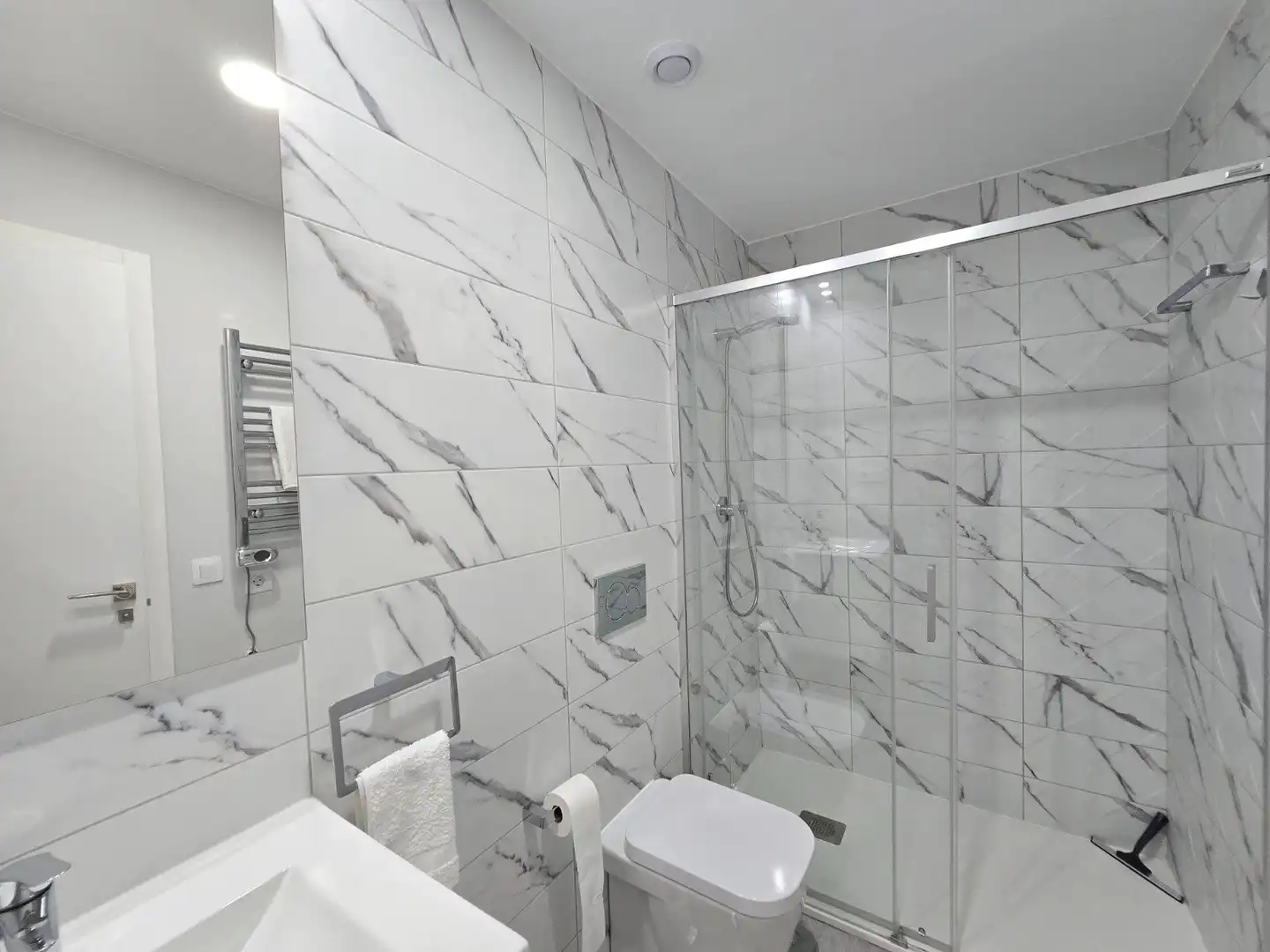 Bany de Apartament en venda en Orihuela amb Jardí privat, Terrassa i Piscina