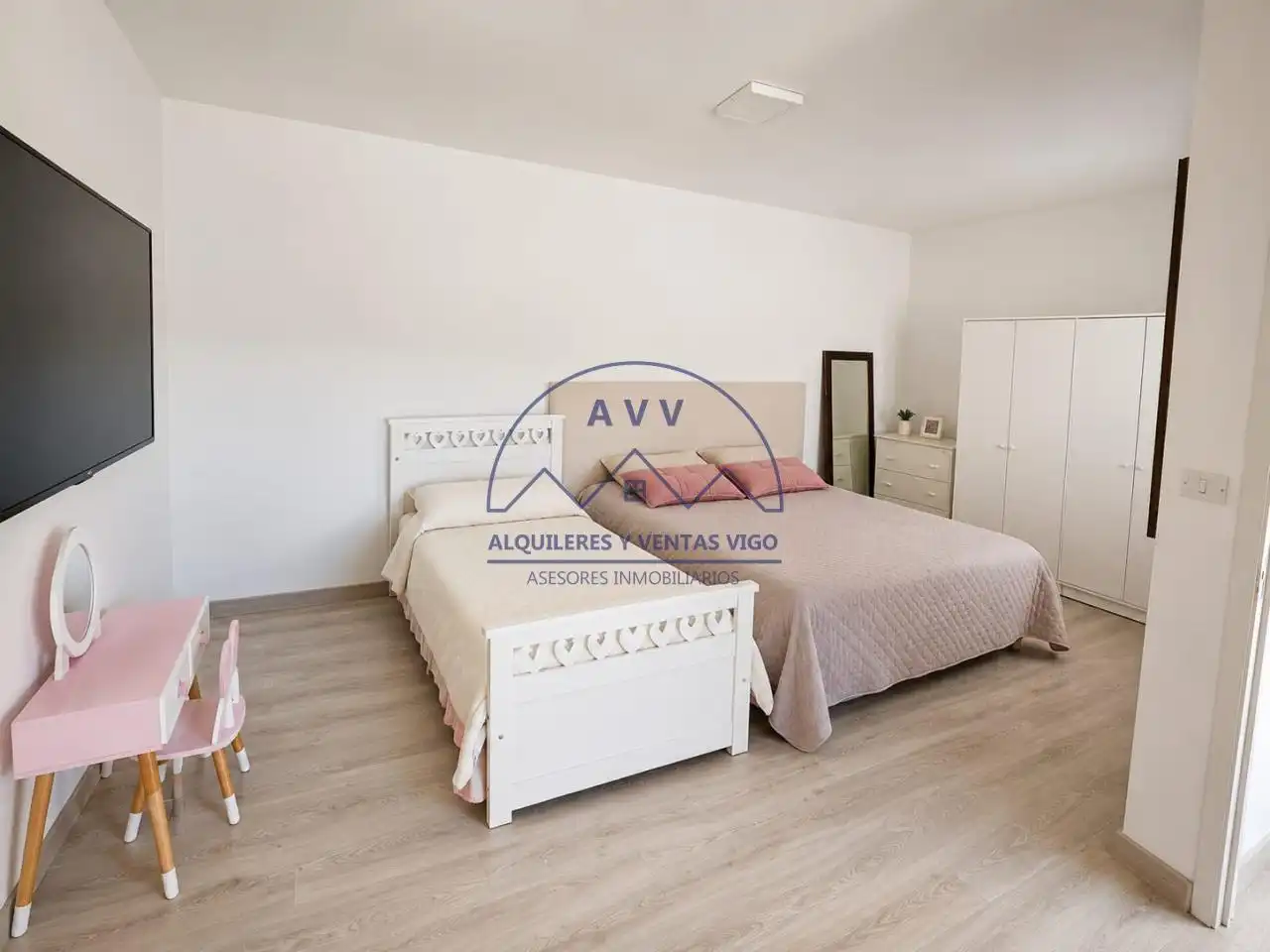 Habitación de Casa o chalet en venta en Vigo  con Calefacción, Jardín privado y Terraza