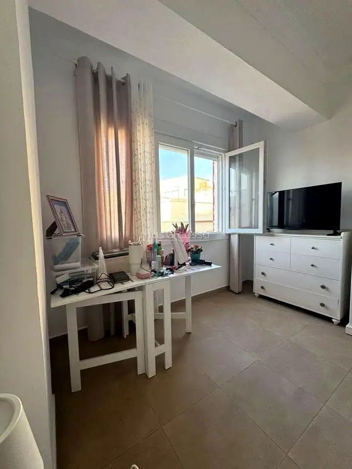 Habitación de Piso de alquiler en La Línea de la Concepción con Amueblado
