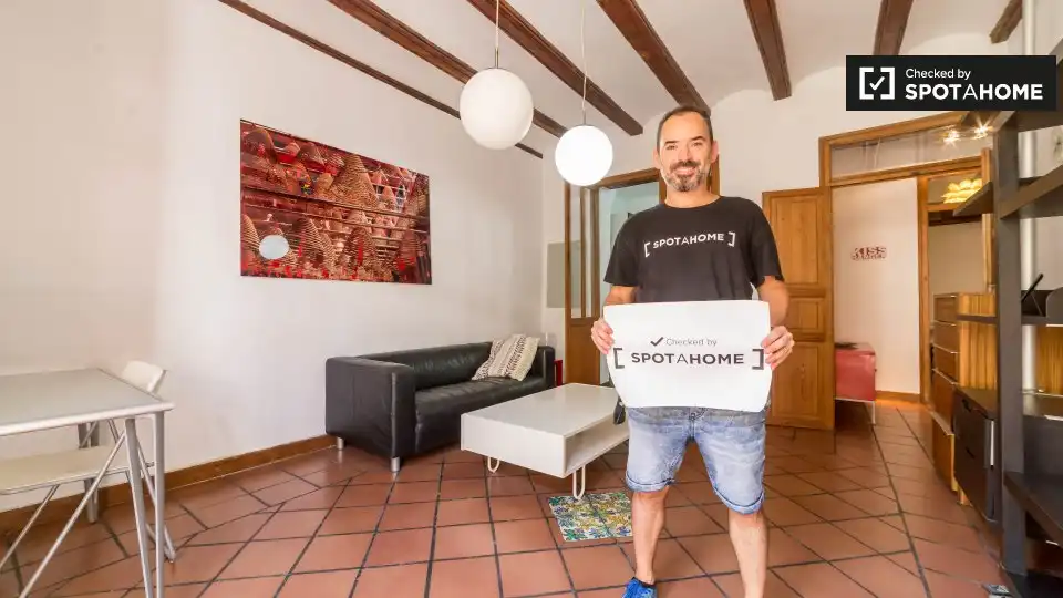 Außenansicht von Wohnung zur untervermieten in Valencia mit Klimaanlage, Heizung und Möbliert