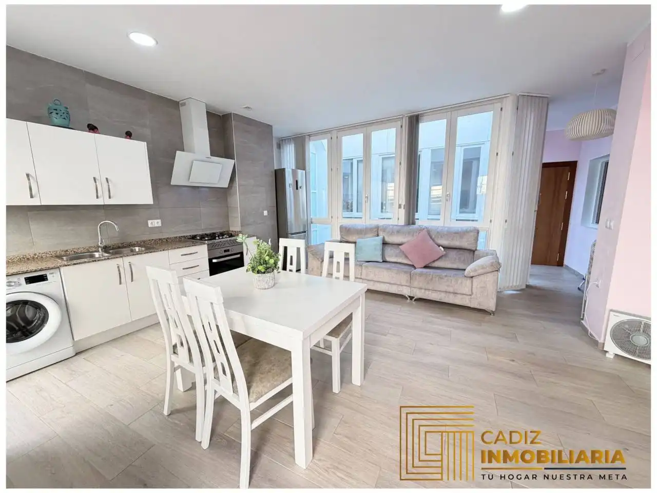 Vista exterior de Piso en venta en Cádiz con Aire acondicionado y Balcón