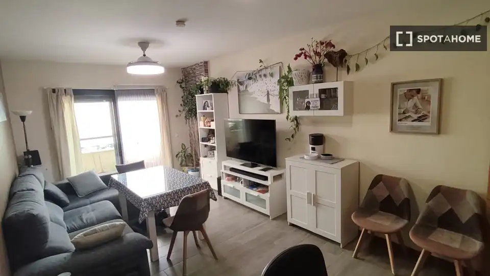 Sala de estar de Apartamento para compartir en Vélez-Málaga con Aire acondicionado, Terraza y Amueblado