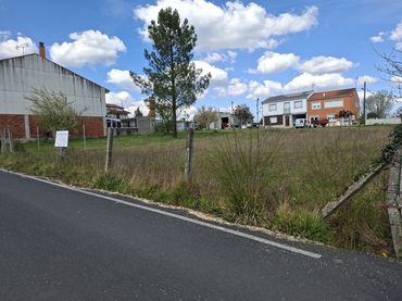 Terreno residencial en venta en Rúa Furelos 10