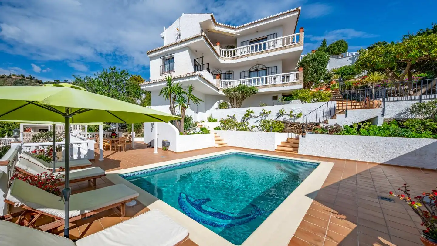 Exterior view of Houses for sale in Almuñécar  with Air Conditioner, Private garden and Terrace