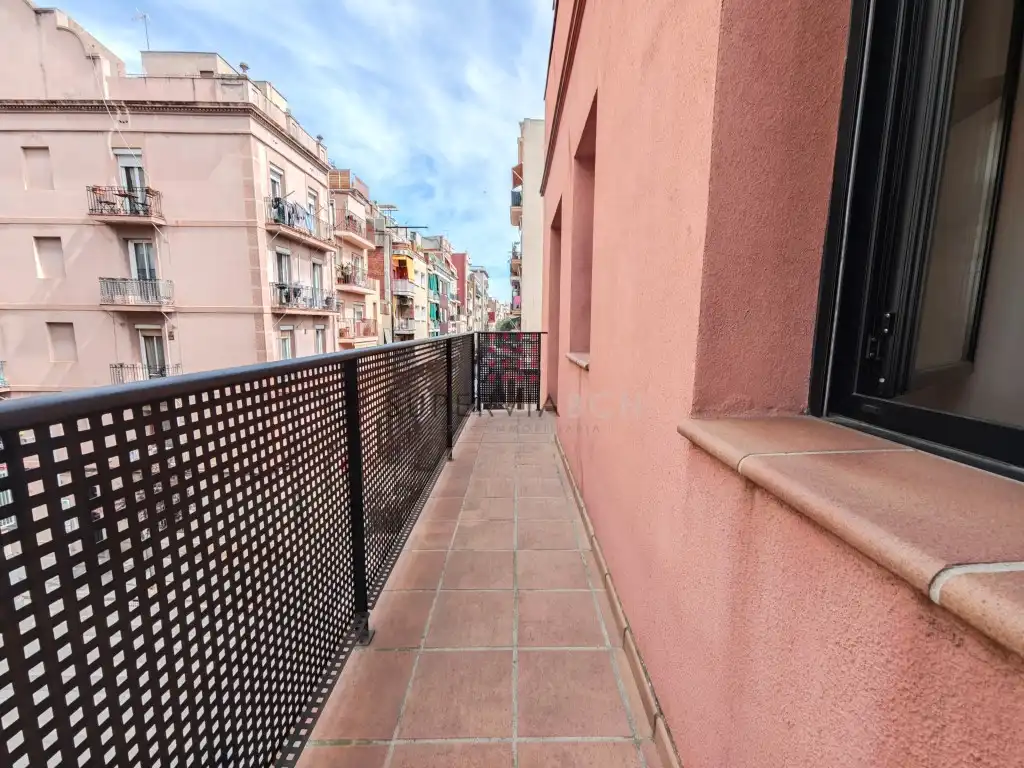 Terrasse von Dachboden zum Verkauf in Barcelona mit Balkon