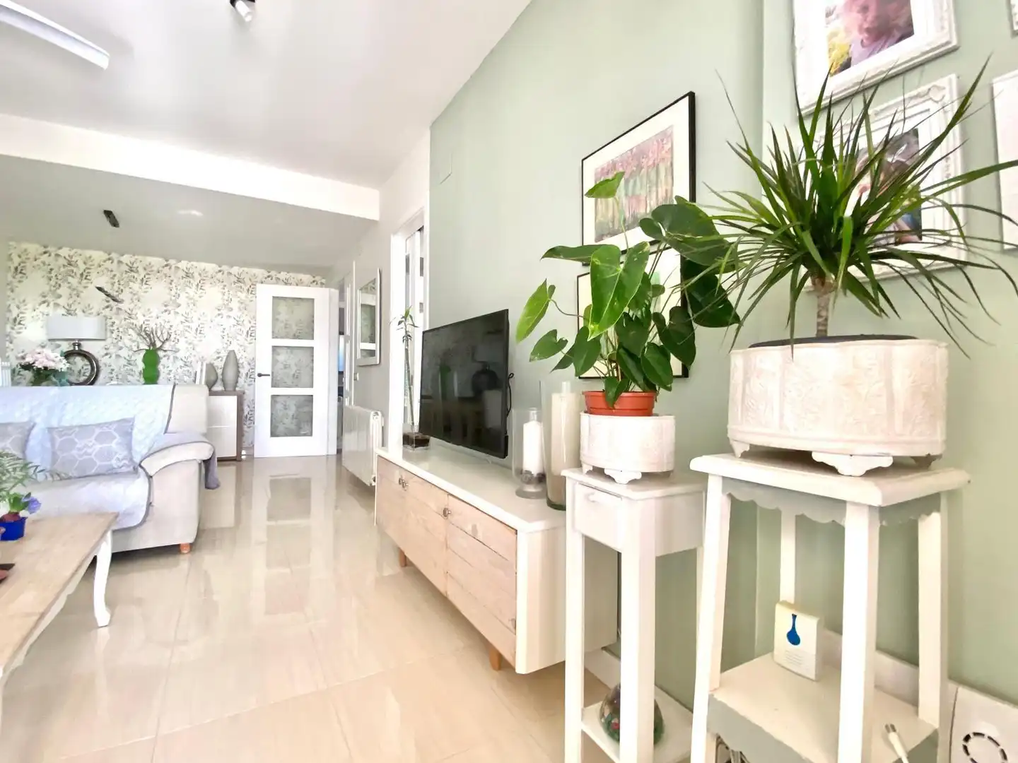 Wohnzimmer von Einfamilien-Reihenhaus zum Verkauf in El Vendrell mit Klimaanlage, Heizung und Terrasse