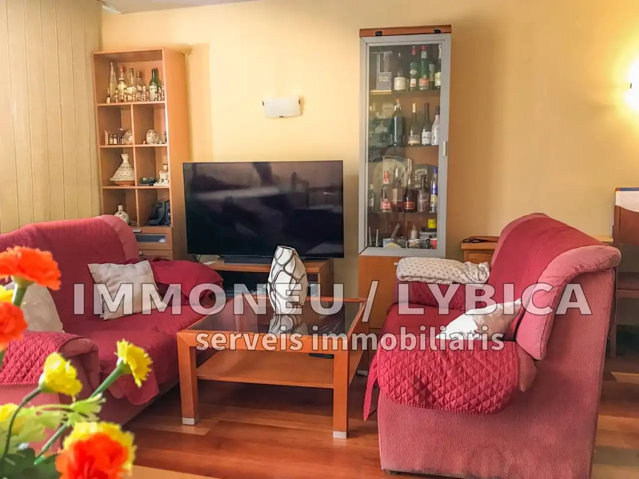 Living room of Flat for sale in Puigcerdà  with Heating, Parquet flooring and Storage room