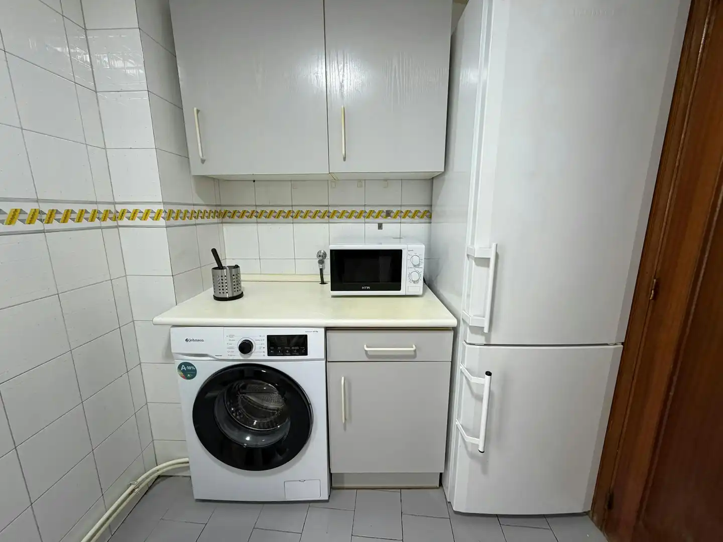 Kitchen of Flat for share in Madrid  with Air Conditioner, Heating and Washing machine